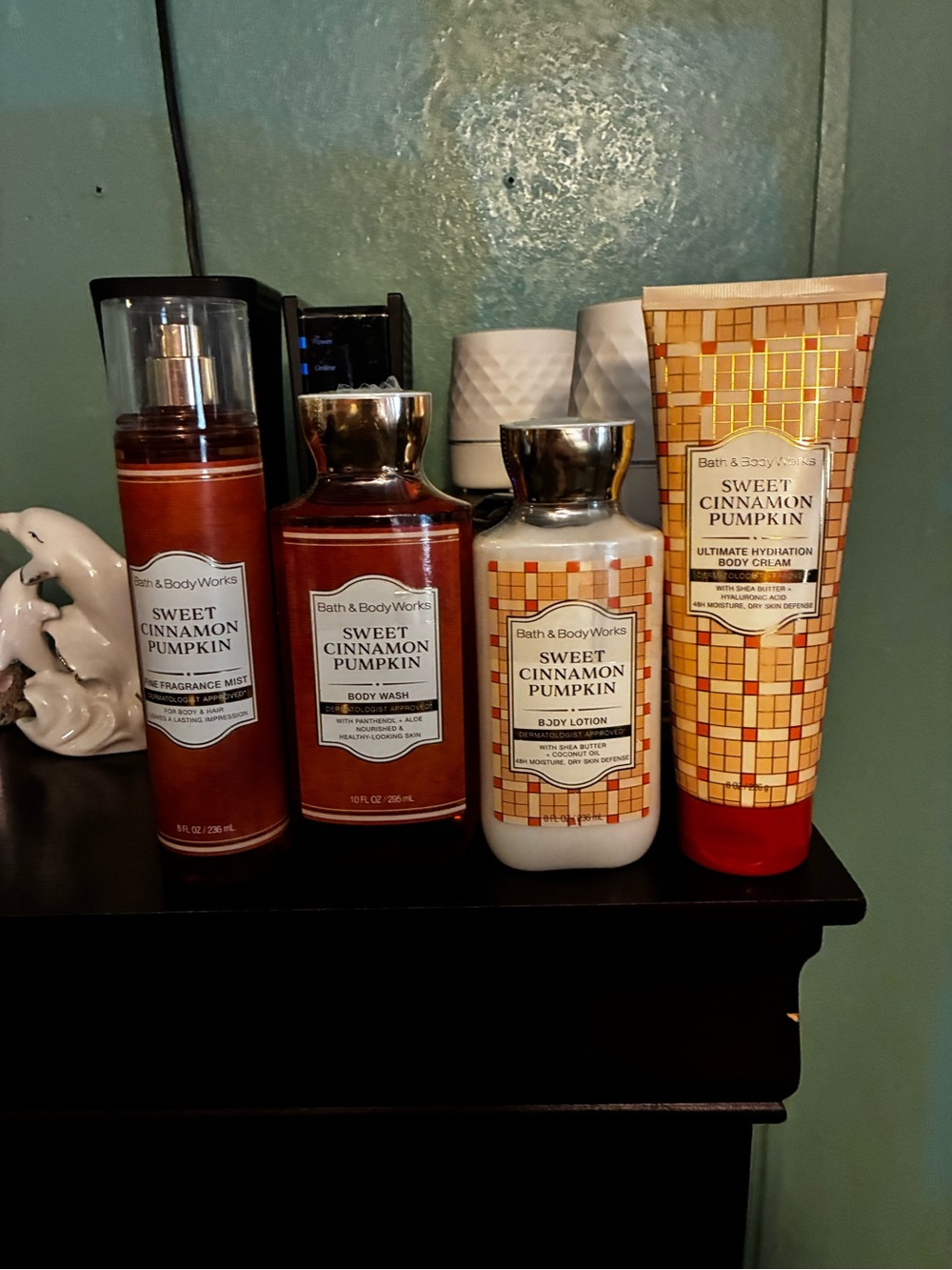 Bath & Body Works Sweet Cinnamon Pumpkin Bath & Body Set - Orange  & Cream